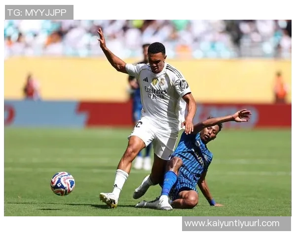 尤文图斯对阵皇马或将启用三后卫阵型伊尔迪兹与弗拉霍维奇联袂出击 尤文图斯对阵皇马或将启用三后卫阵型伊尔迪兹与弗拉霍维奇联袂出击