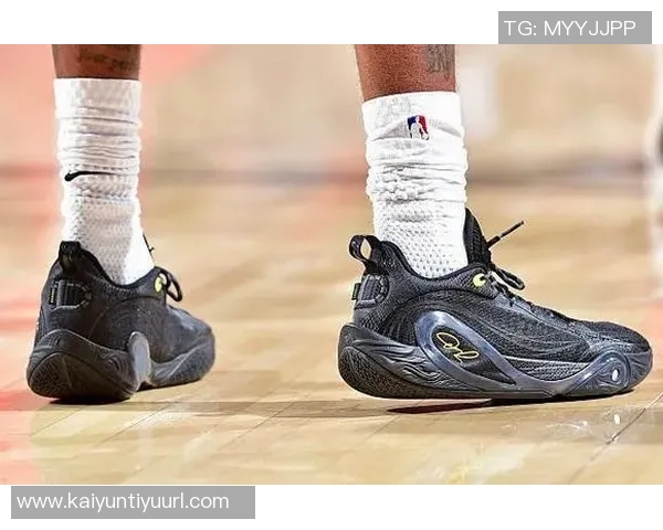 戈登今日穿搭JOKER1PE球鞋个人Logo设计引发球迷热议 戈登今日穿搭JOKER1PE球鞋个人Logo设计引发球迷热议