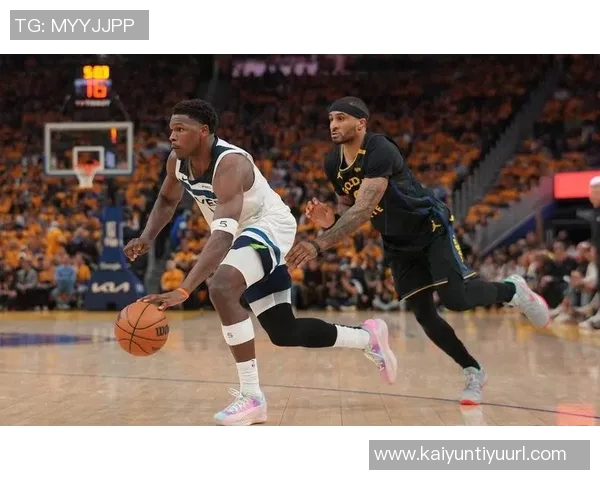 爱德华兹末节发力拿下7分全场24投仅中7三分球表现不佳